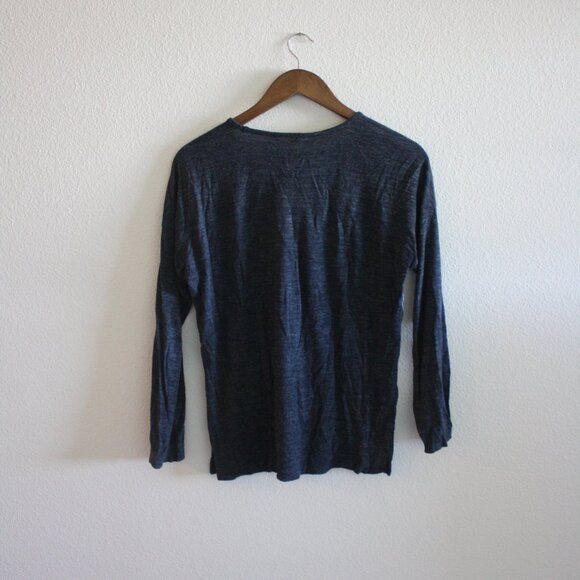 Madewell Anthem Long-Sleeve V-Neck Tee in Colorblock Light Blue/Navy - Picture 2 of 4